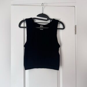 ARITZIA Sunday Best SinchSeamless Crew Tank